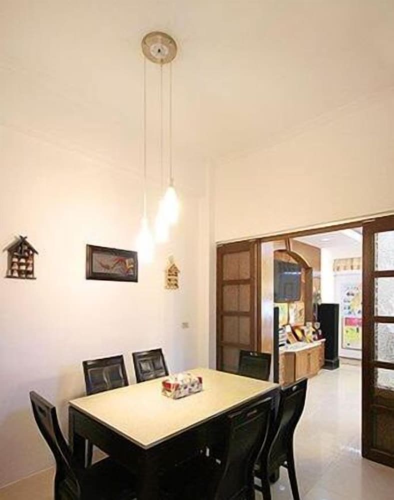 tomato coffee bnb