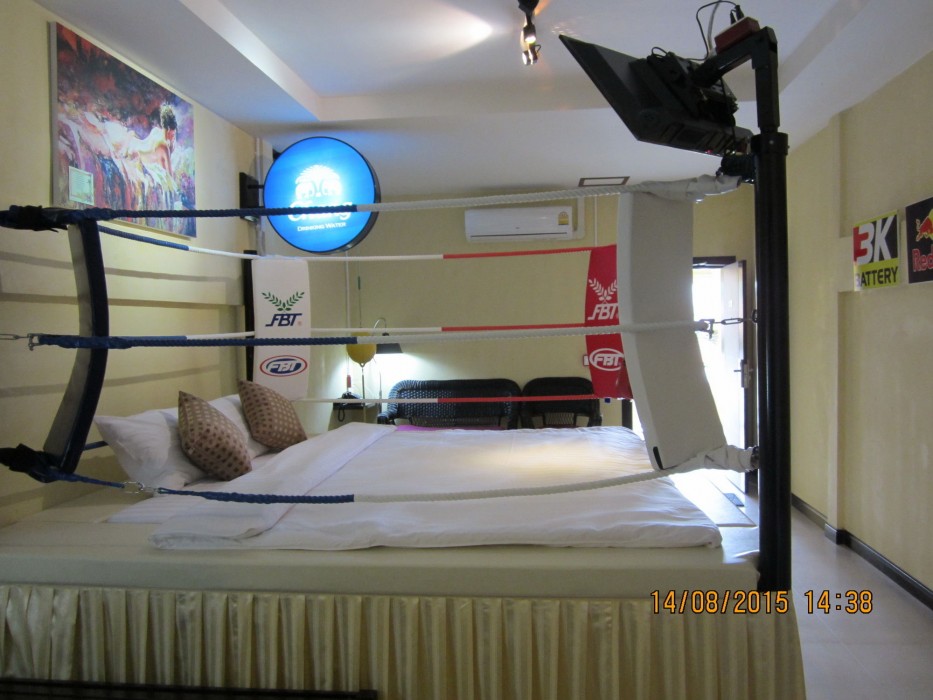 retro box hotel
