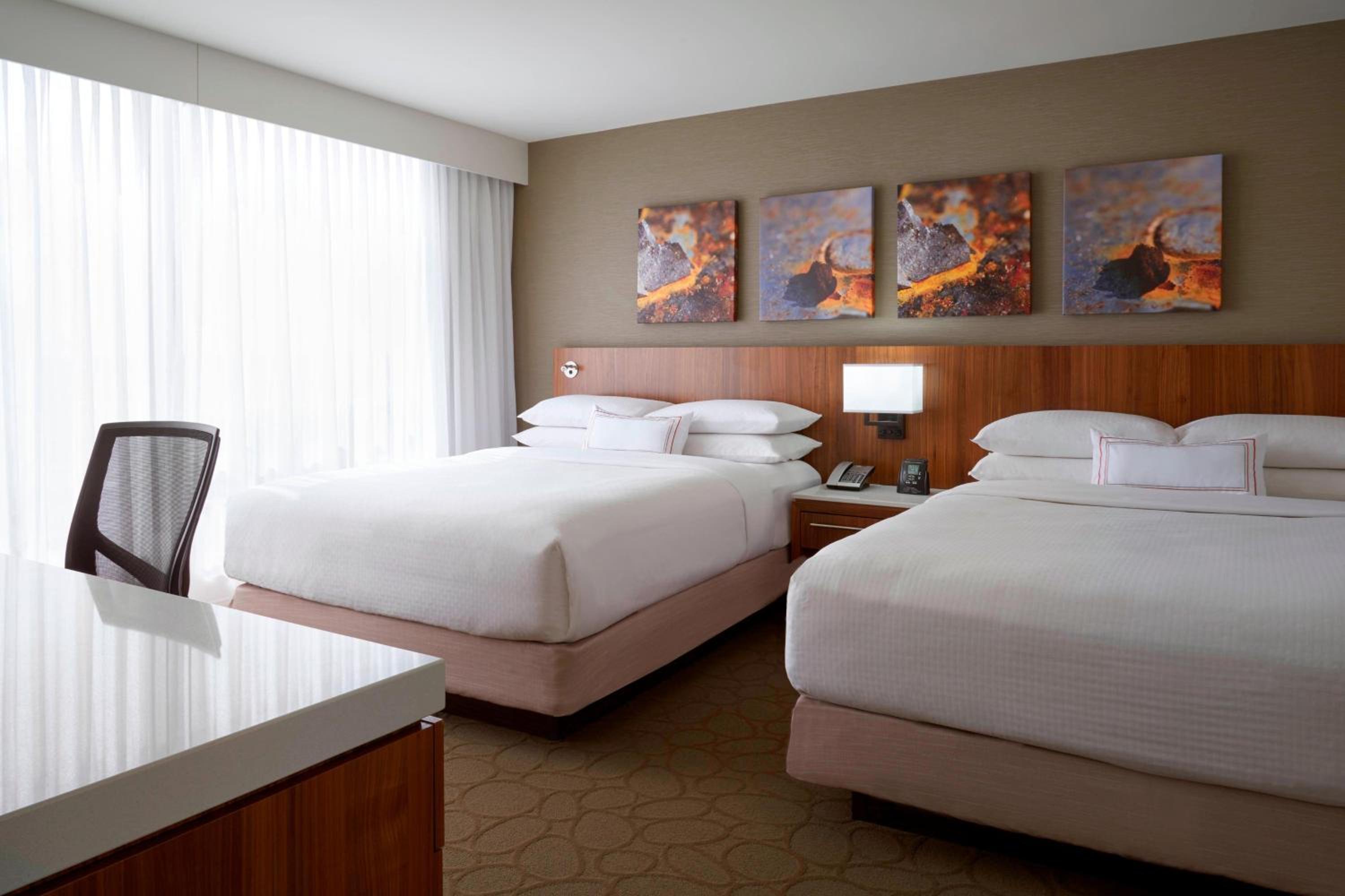 holiday inn and suites overland park west an ihg hotel