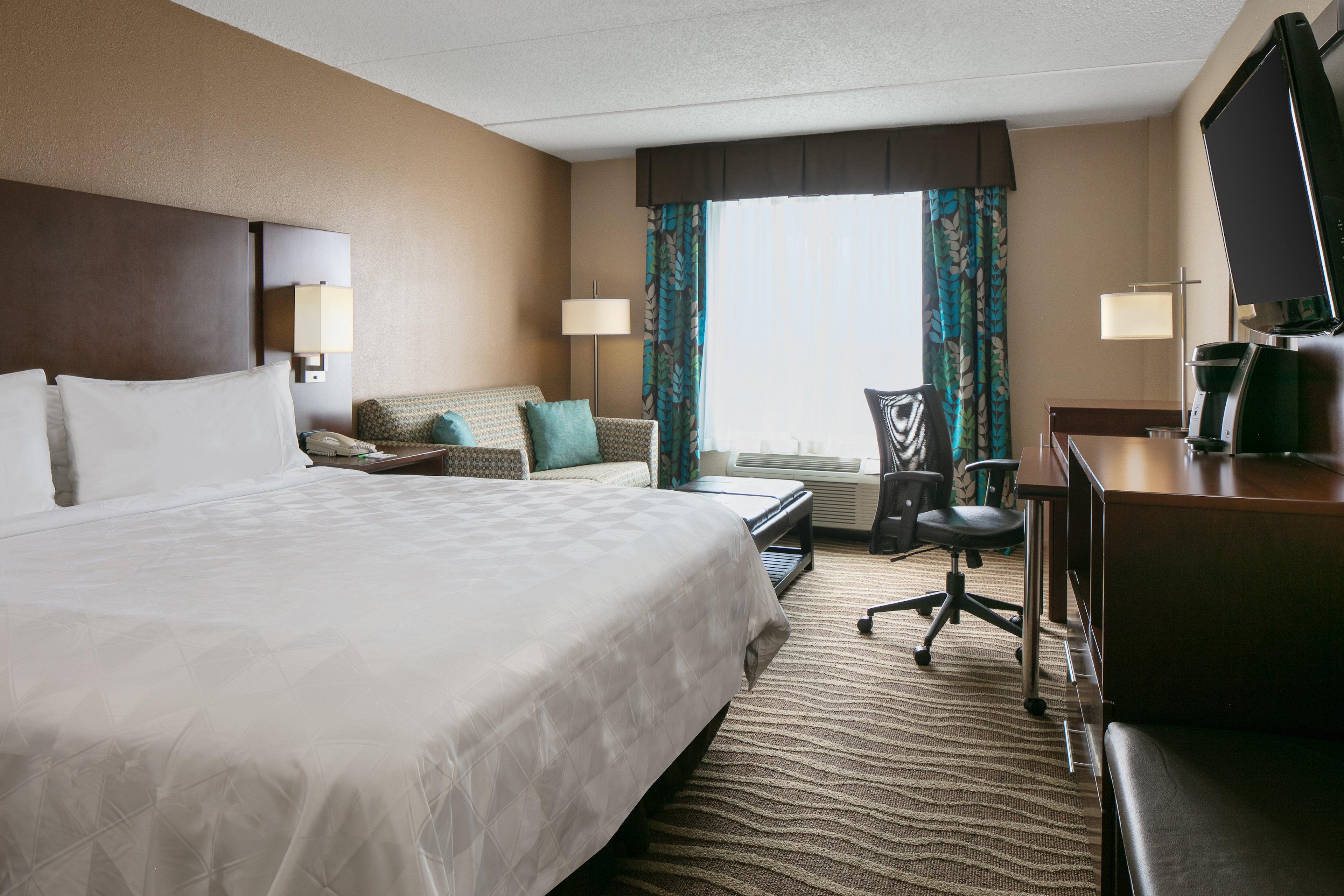 holiday inn and suites overland park west an ihg hotel