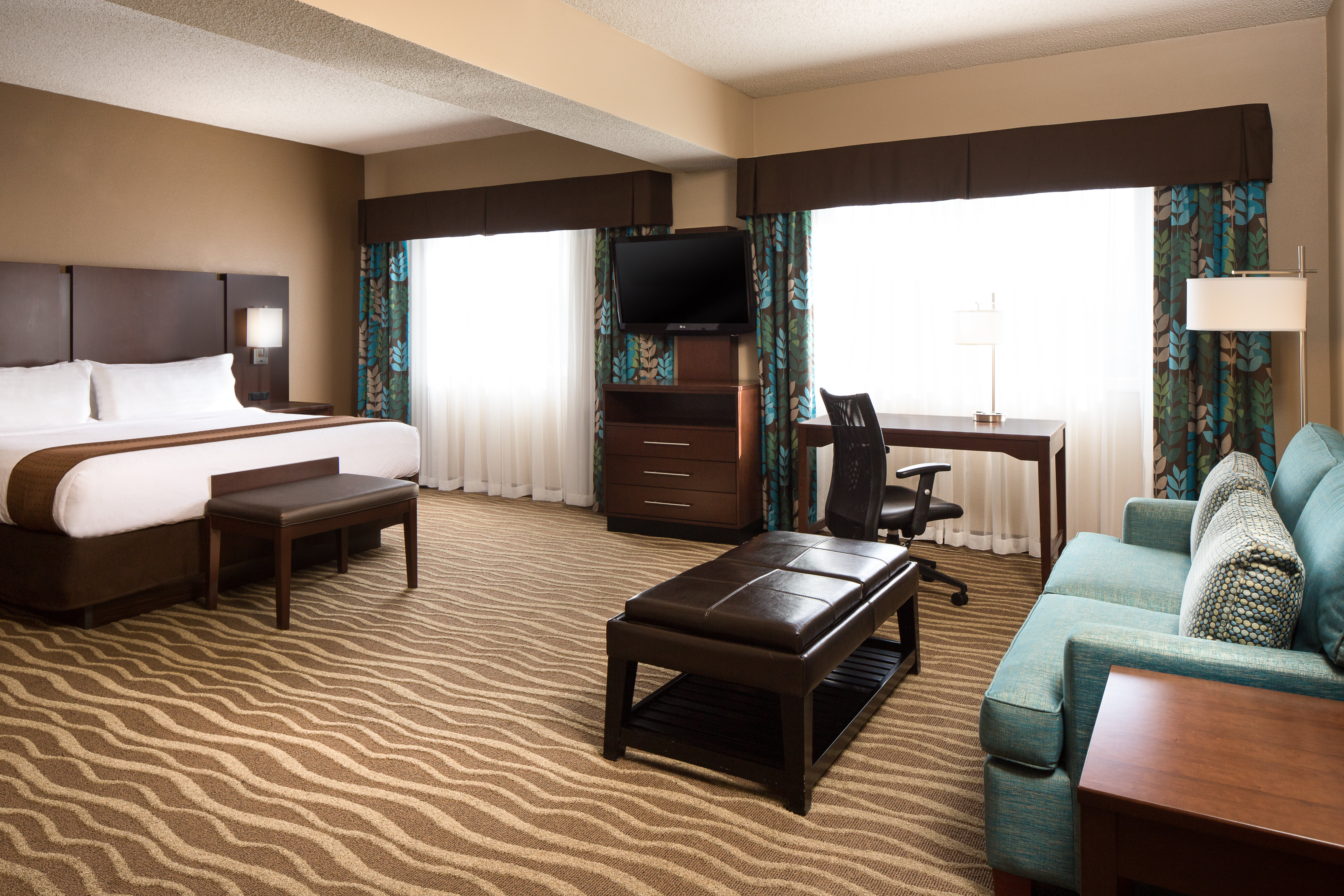 holiday inn and suites overland park west an ihg hotel