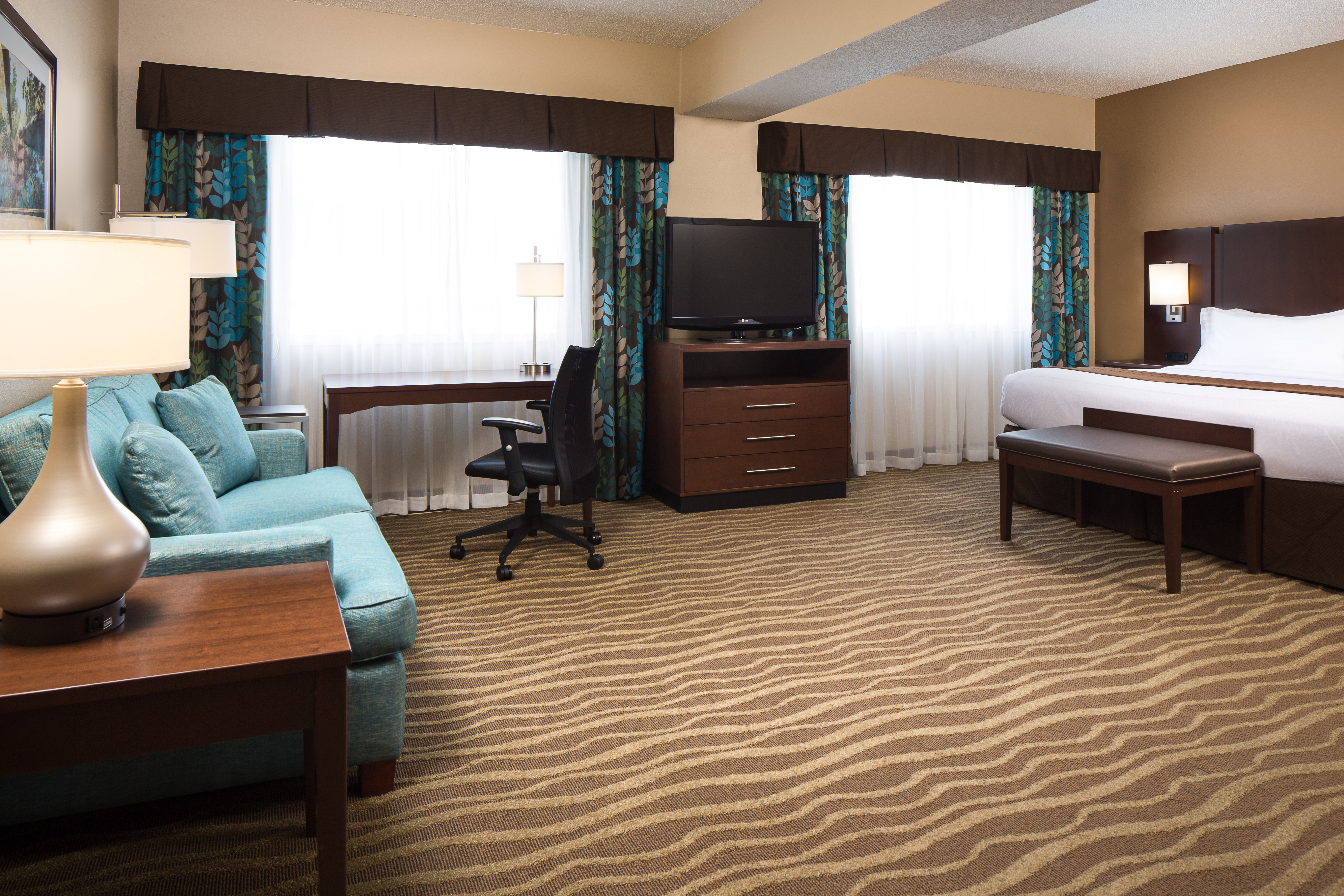 holiday inn and suites overland park west an ihg hotel