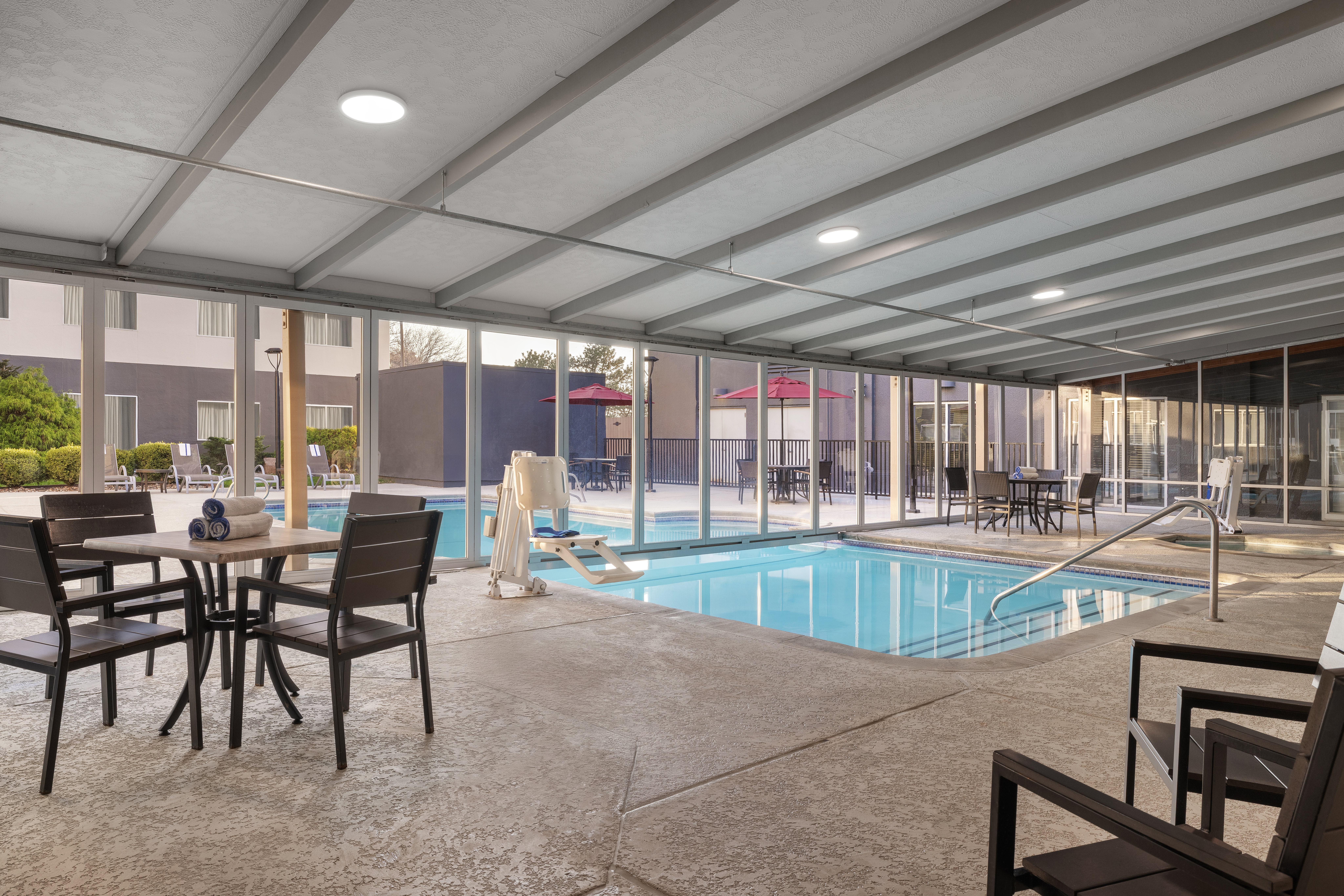 holiday inn and suites overland park west an ihg hotel