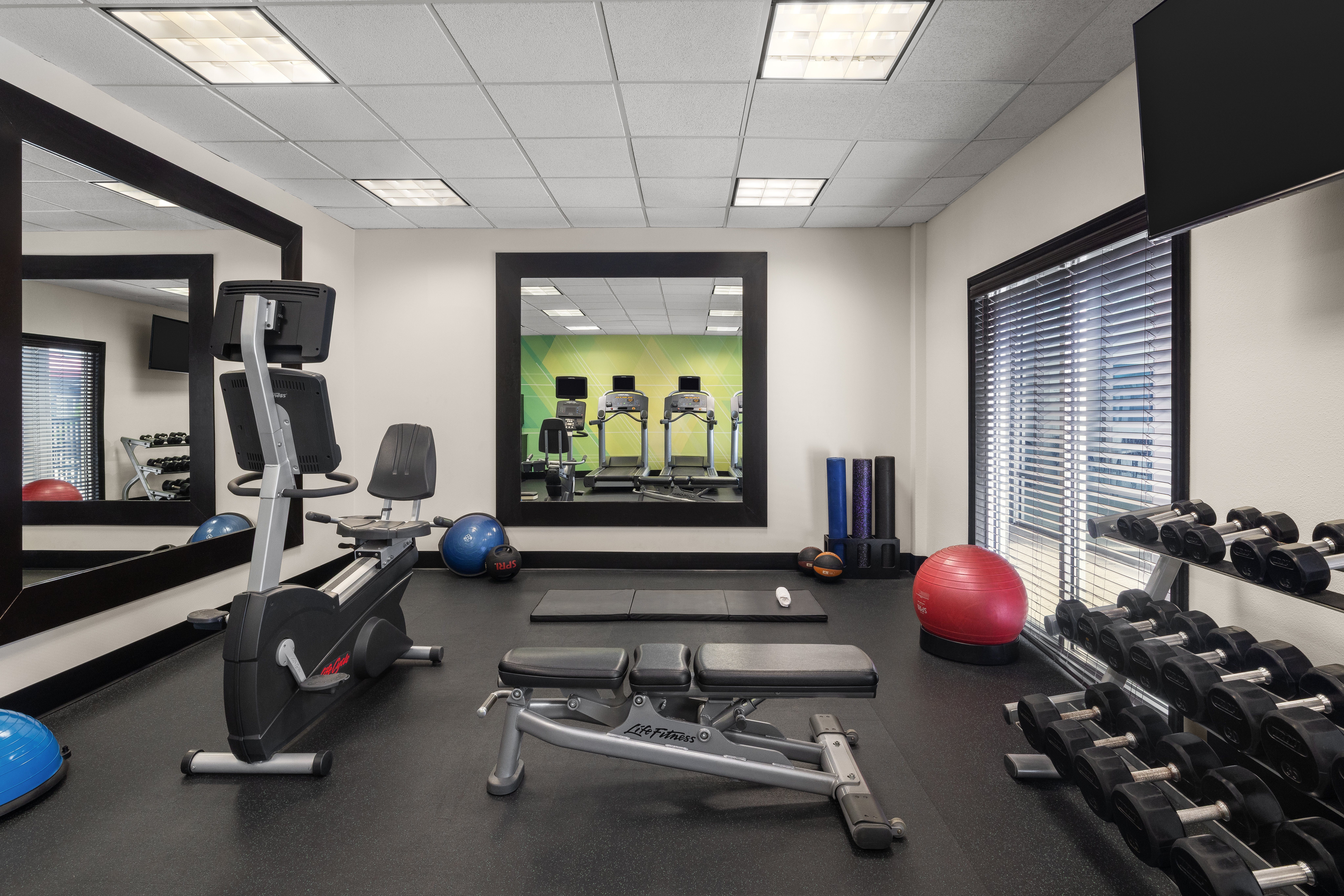 holiday inn and suites overland park west an ihg hotel