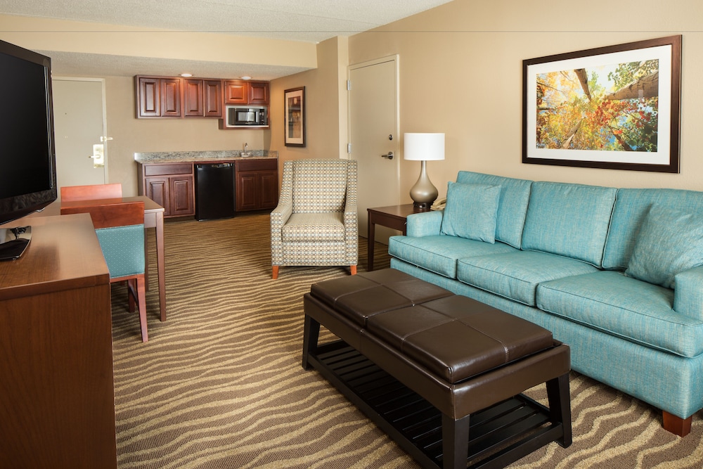 holiday inn and suites overland park west an ihg hotel