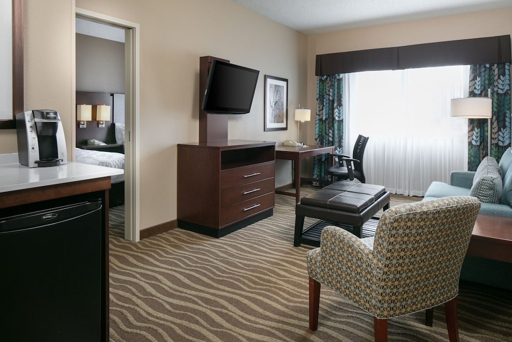 holiday inn and suites overland park west an ihg hotel