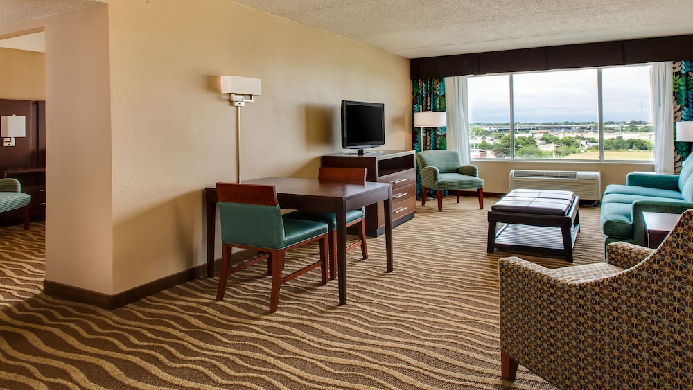 holiday inn and suites overland park west an ihg hotel