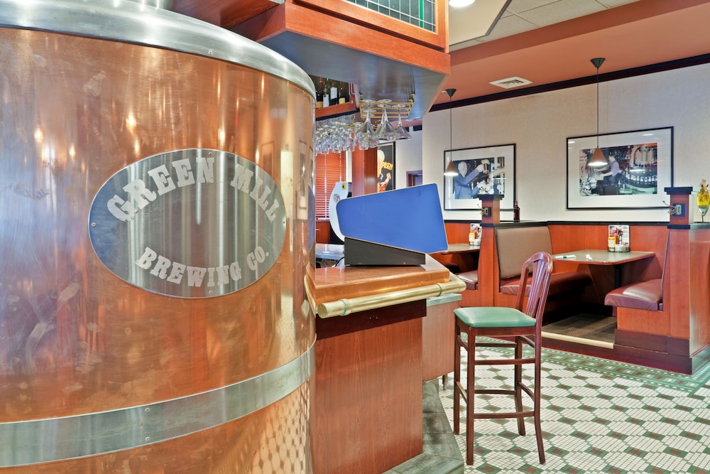 holiday inn and suites overland park west an ihg hotel