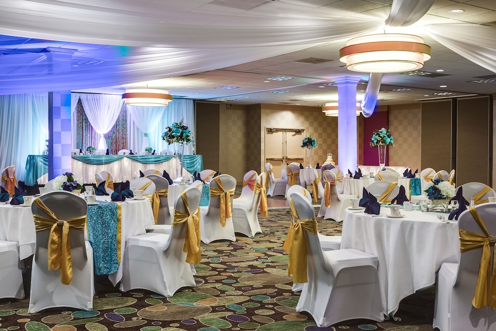 holiday inn and suites overland park west an ihg hotel