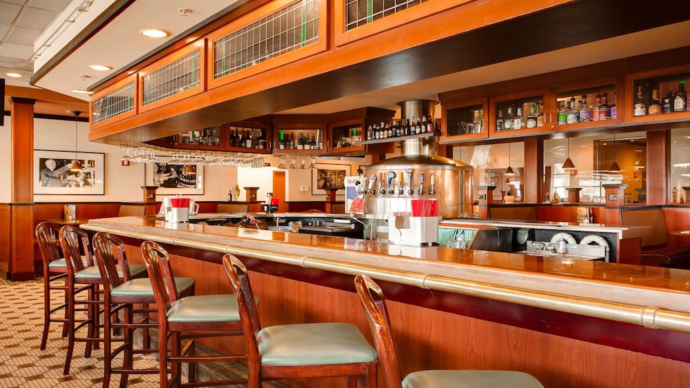 holiday inn and suites overland park west an ihg hotel