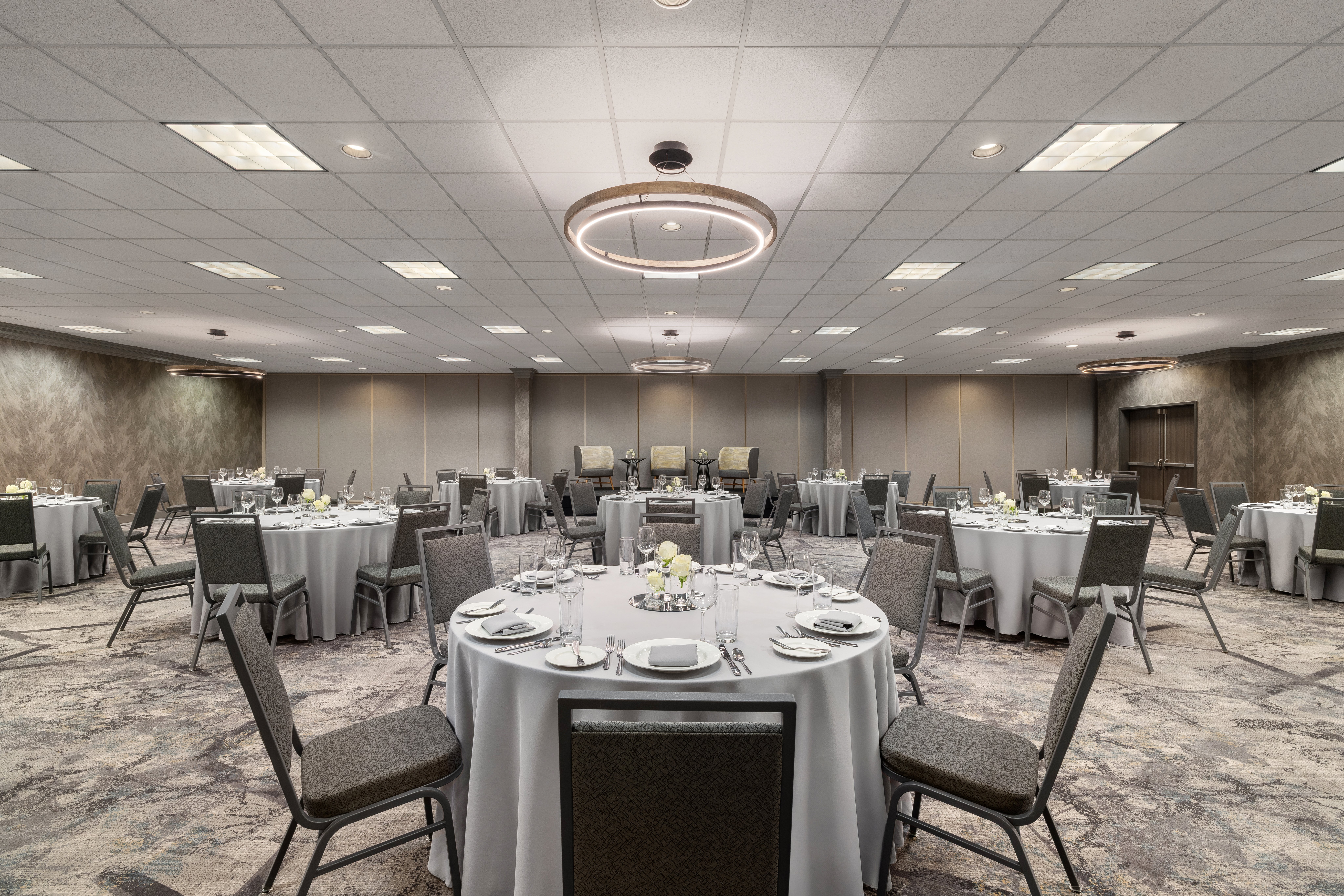 holiday inn and suites overland park west an ihg hotel