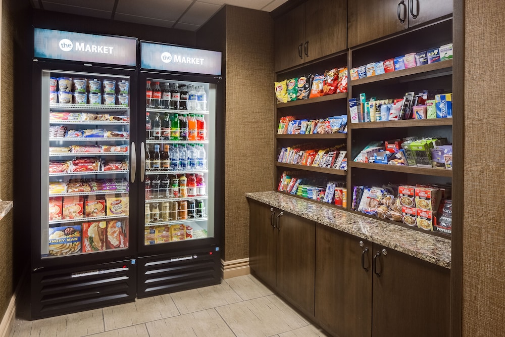 holiday inn and suites overland park west an ihg hotel