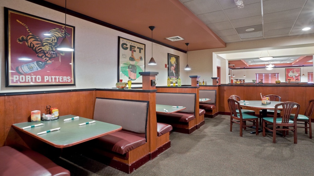 holiday inn and suites overland park west an ihg hotel