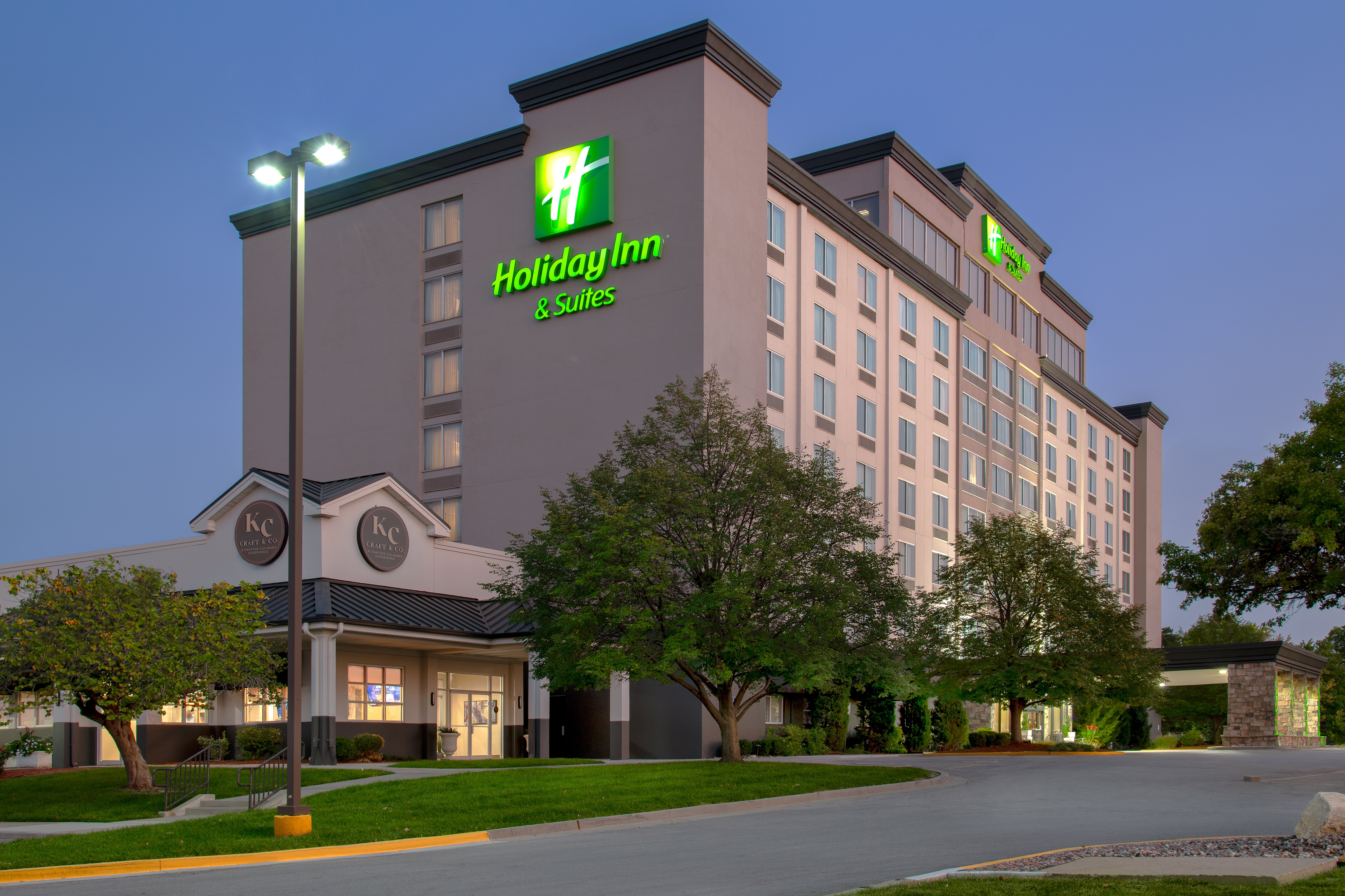 holiday inn and suites overland park west an ihg hotel