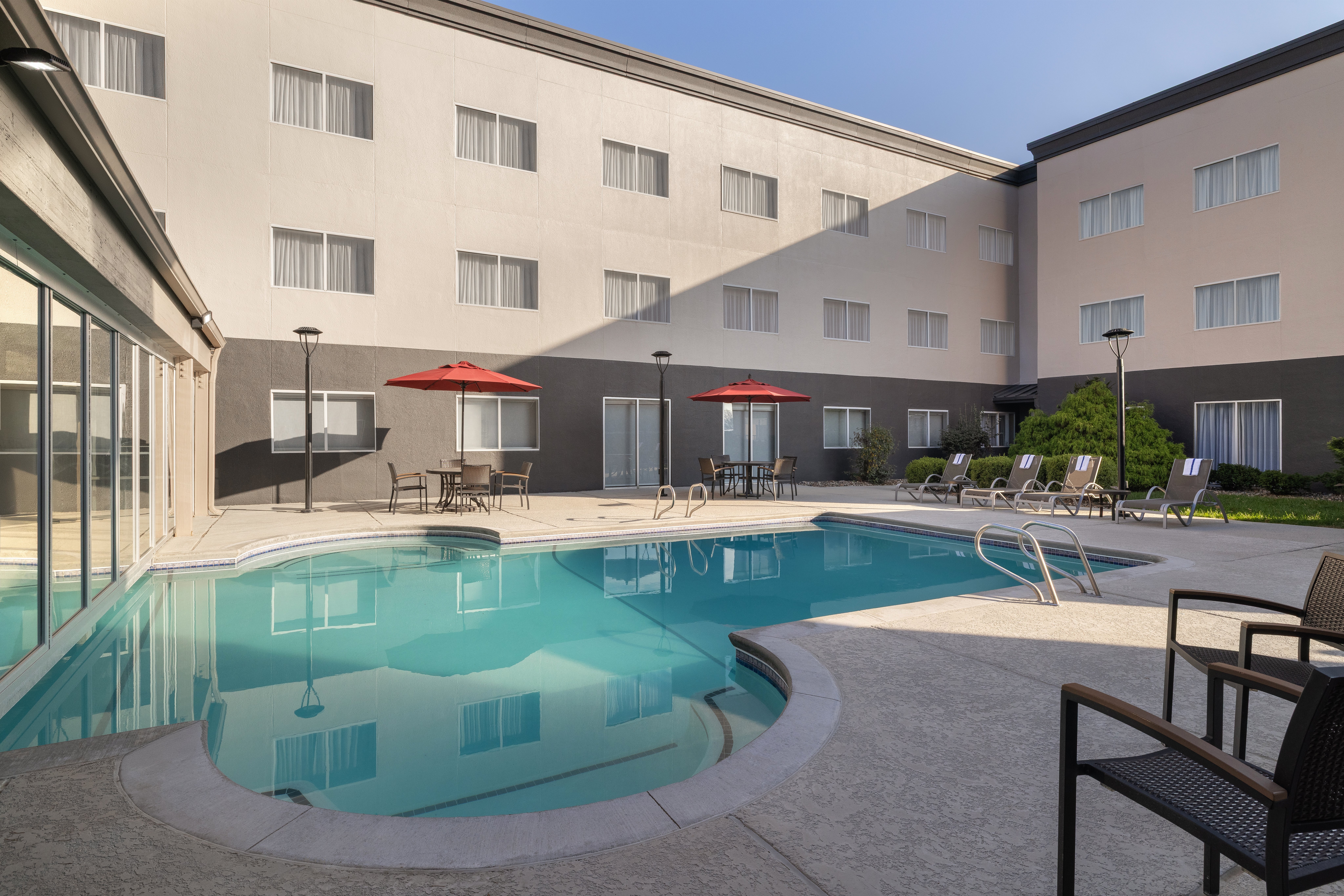 holiday inn and suites overland park west an ihg hotel