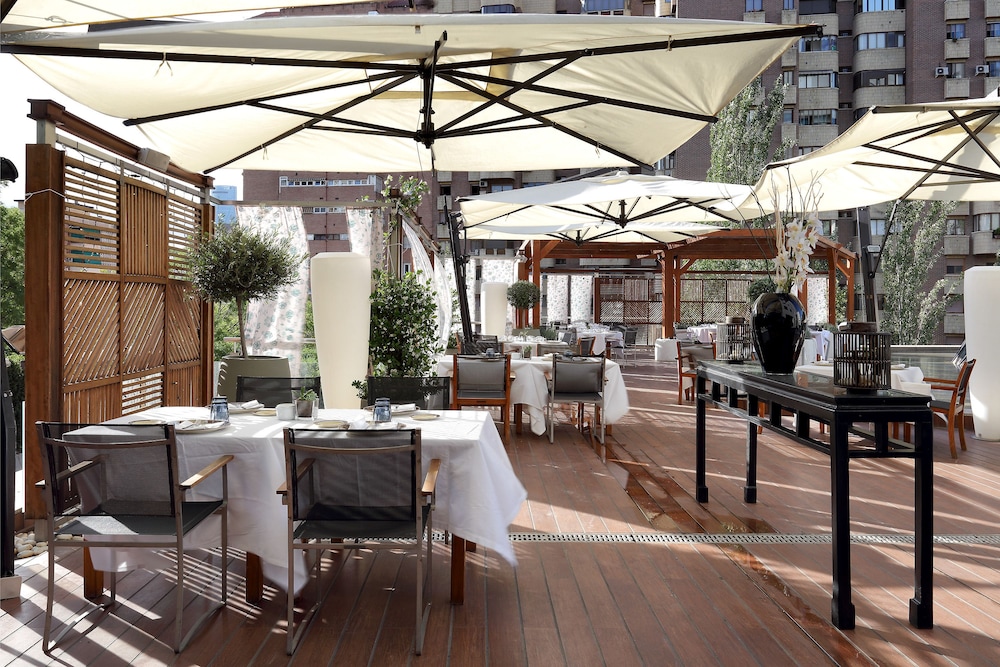 eurostars suites mirasierra