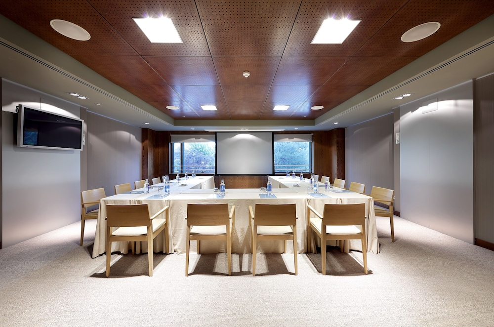 eurostars suites mirasierra