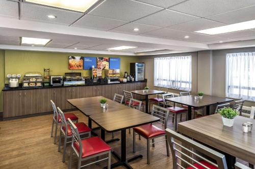 comfort inn new glasgow