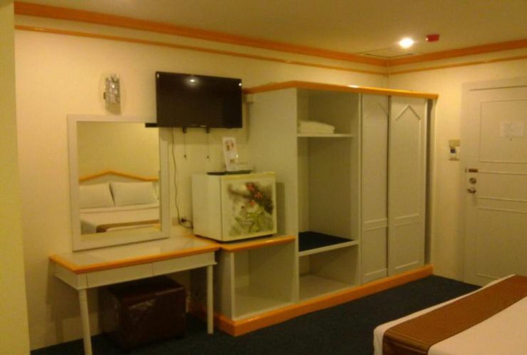 asia grand hotel hat yai