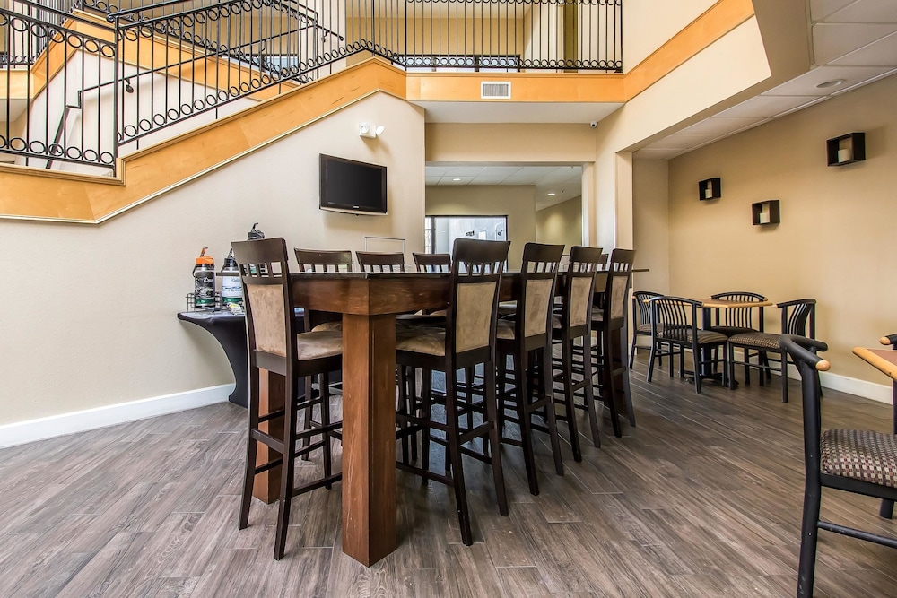 quality suites new iberia