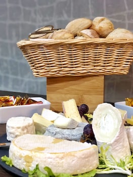 hotel inn paris cdg airport