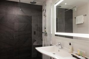 hotel inn paris cdg airport