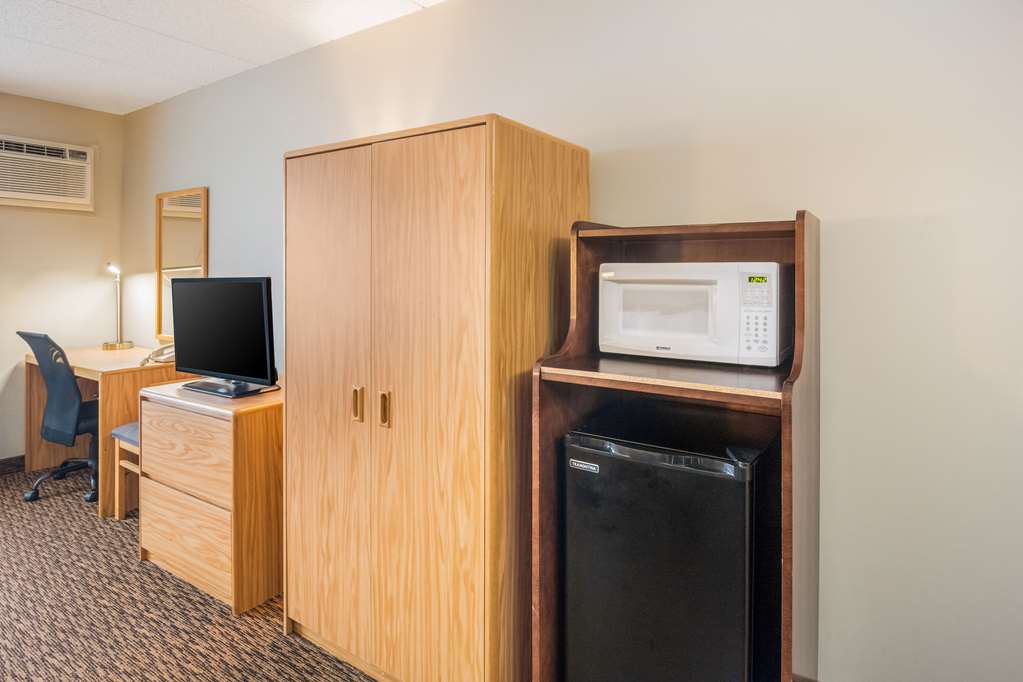 econo lodge duluth near miller hill mall