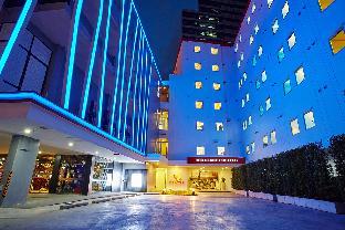 red planet bangkok surawong