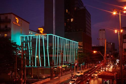 red planet bangkok surawong