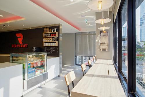 red planet bangkok surawong