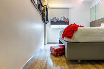 red planet bangkok surawong