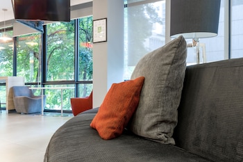 red planet bangkok surawong