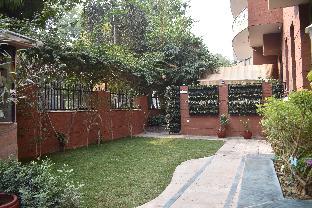 firebrick garnet house