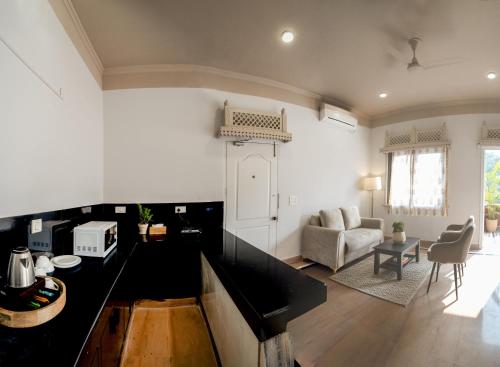 firebrick garnet house