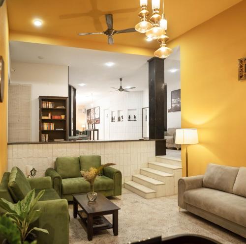 firebrick garnet house