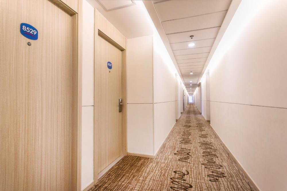 hanting hotel suzhou film city mudu metro station