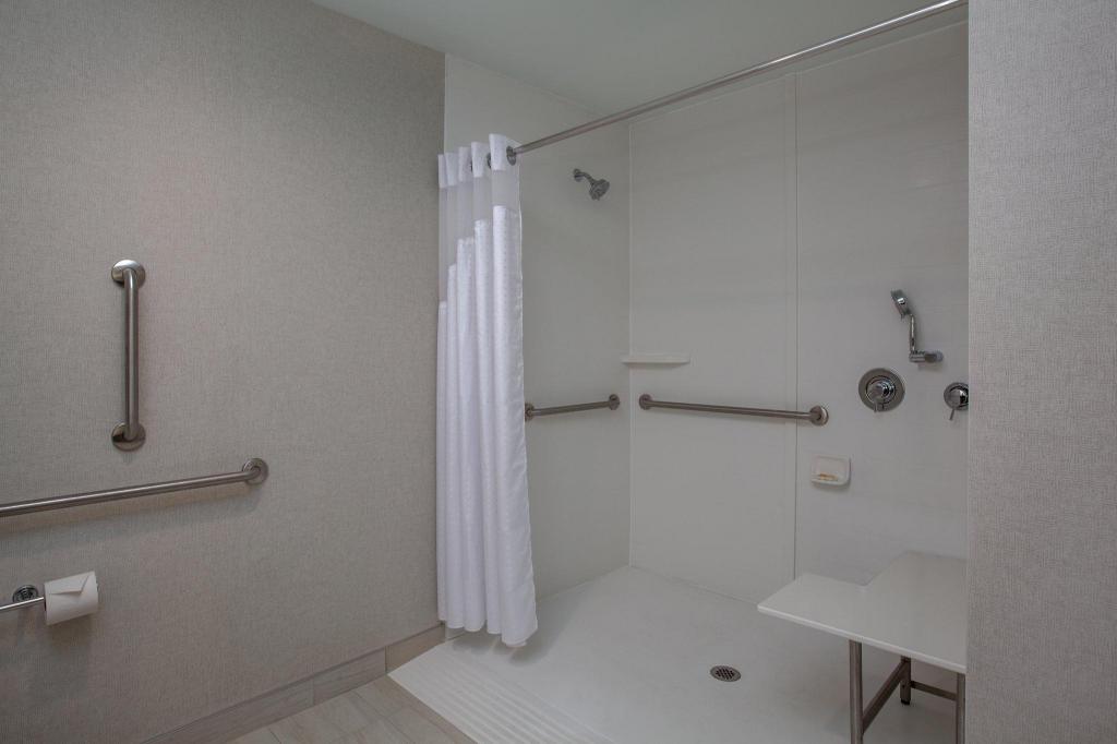 holiday inn cleveland clinic by ihg