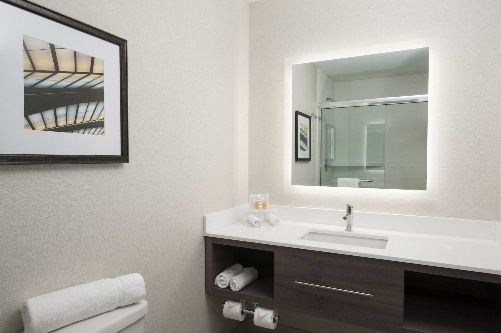 holiday inn cleveland clinic by ihg