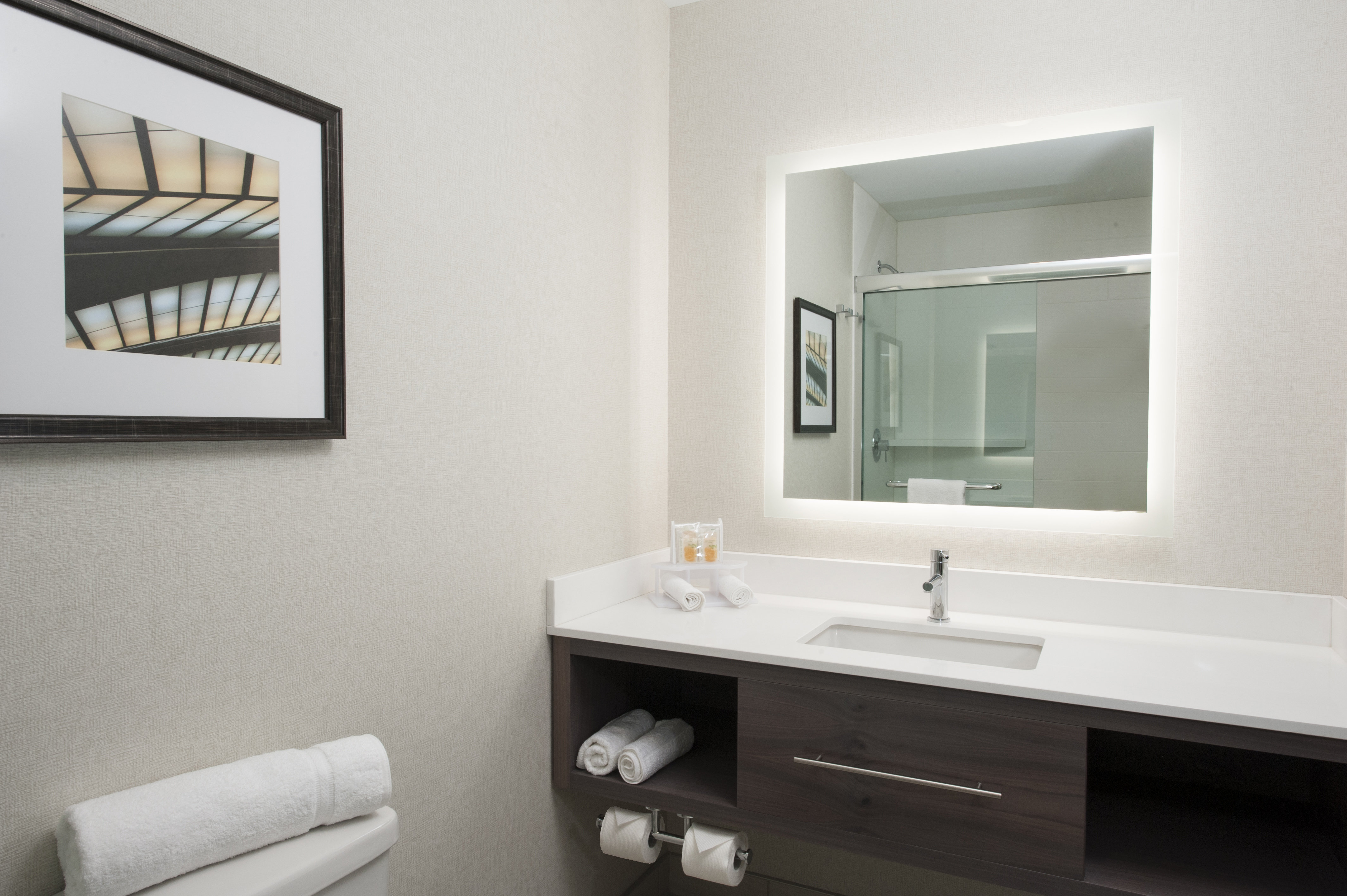 holiday inn cleveland clinic by ihg
