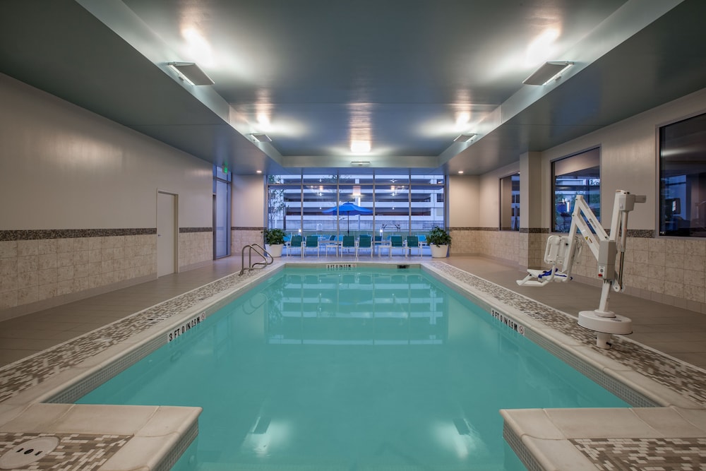 holiday inn cleveland clinic by ihg