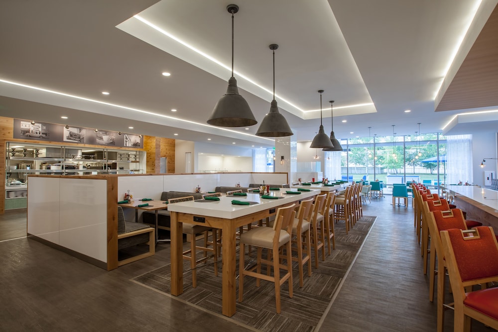 holiday inn cleveland clinic by ihg