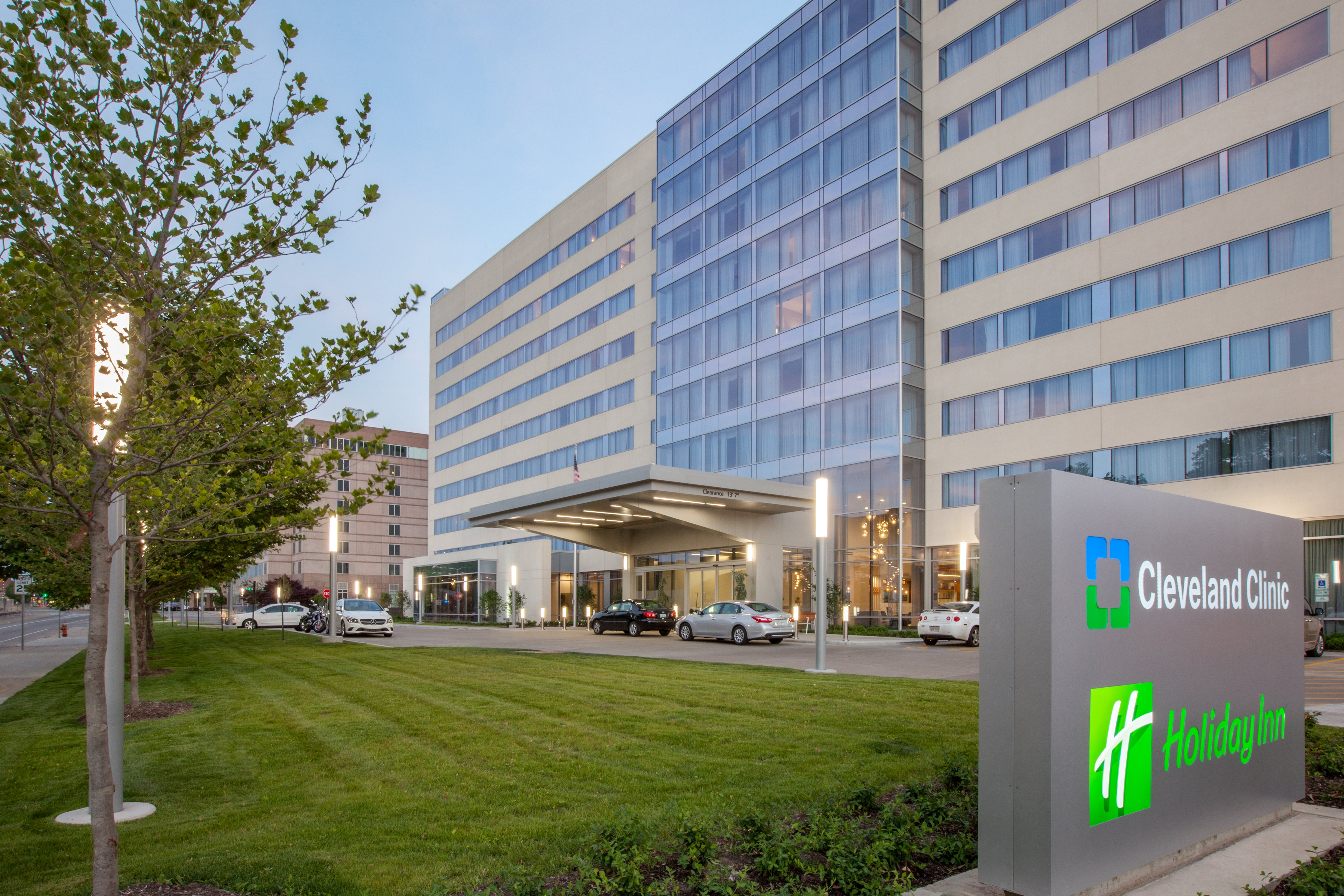 holiday inn cleveland clinic by ihg