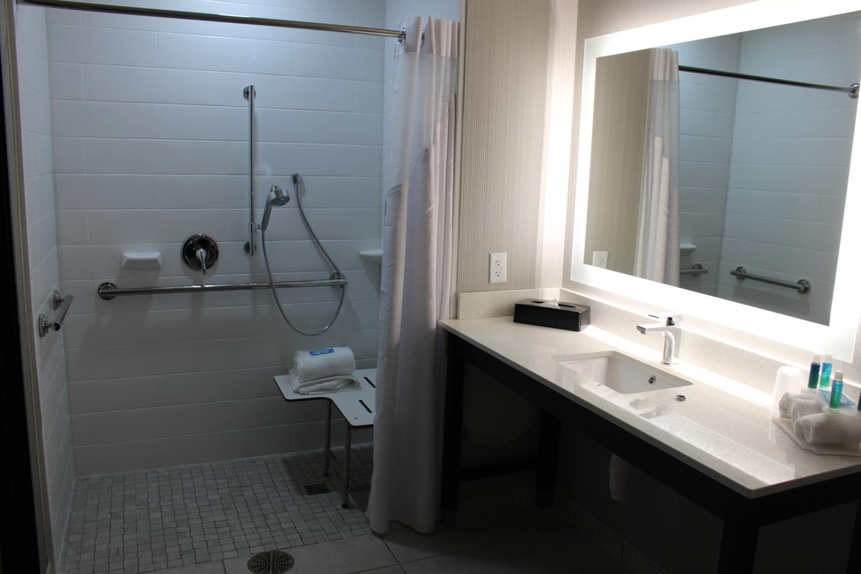 holiday inn express and suites shawnee kansas city west by ihg