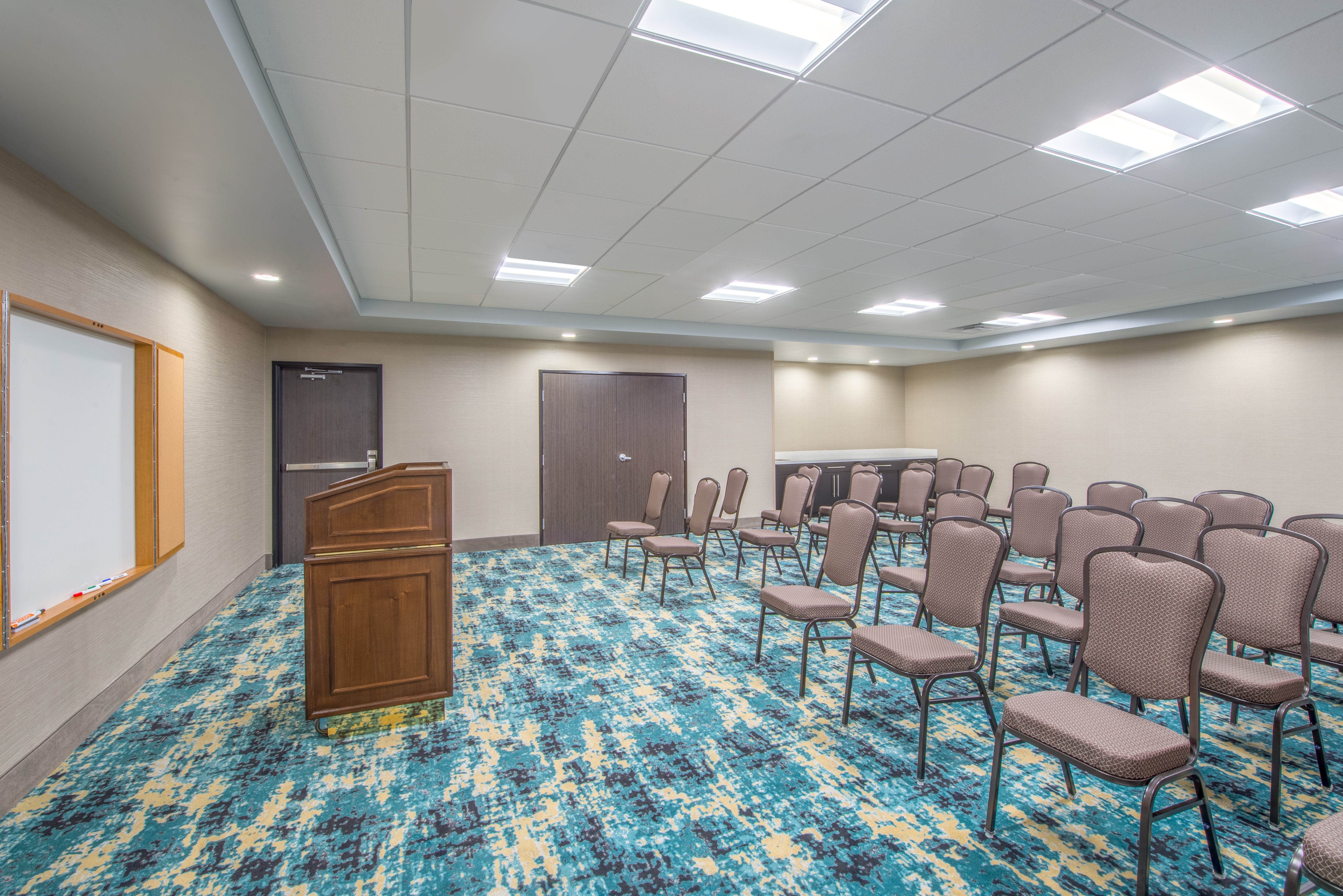 holiday inn express and suites shawnee kansas city west by ihg