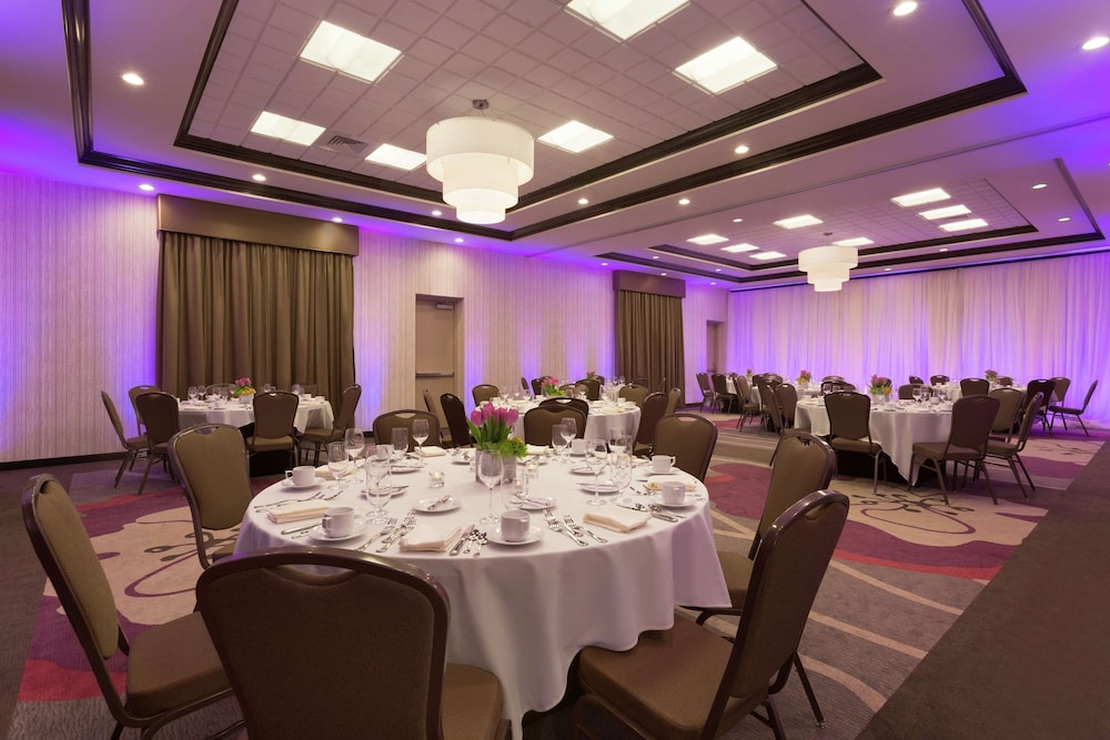 hilton garden inn pittsburgh airport south robinson mall