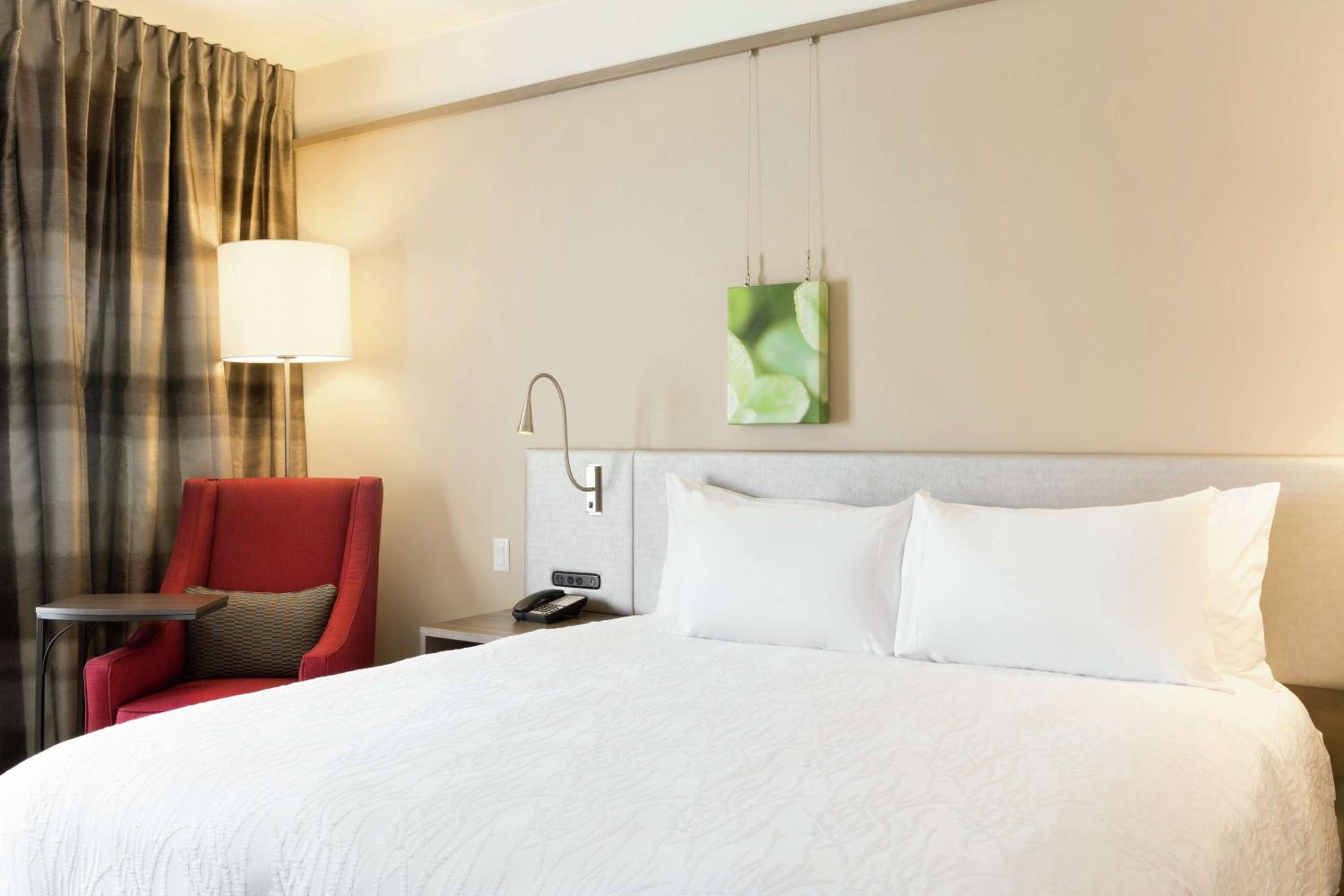 hilton garden inn pittsburgh airport south robinson mall