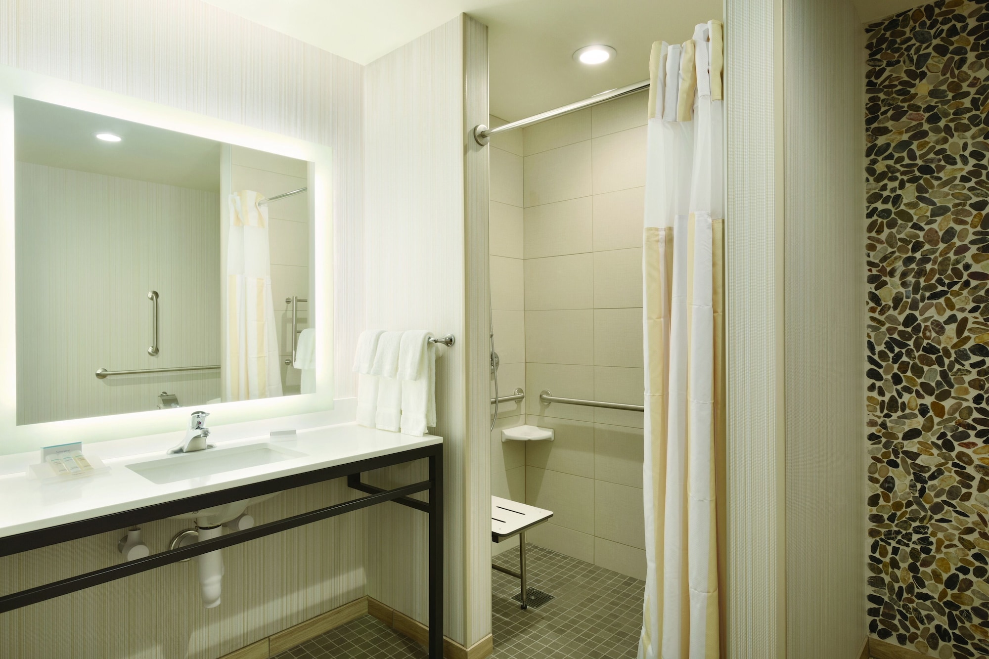 hilton garden inn pittsburgh airport south robinson mall