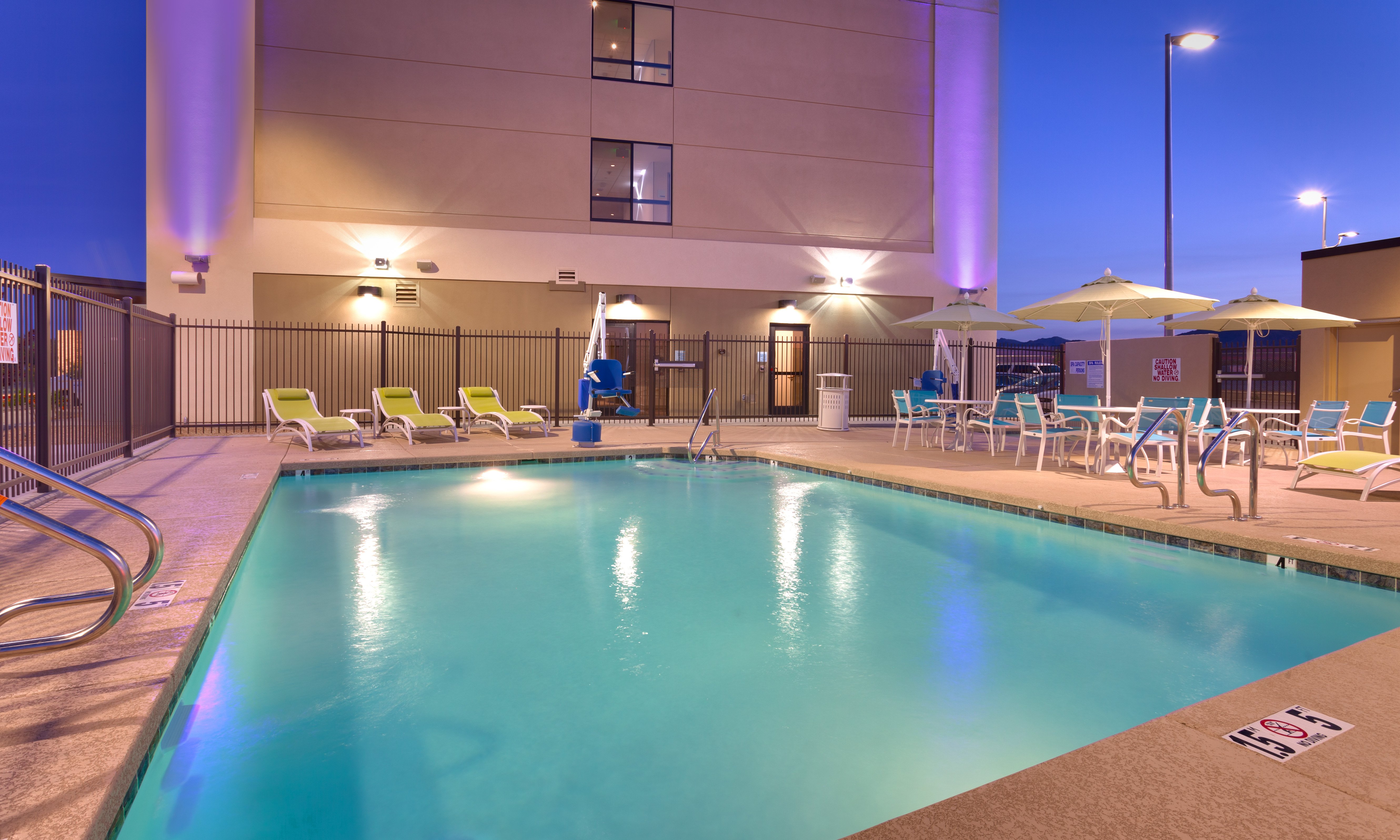 holiday inn express and suites phoenix west buckeye