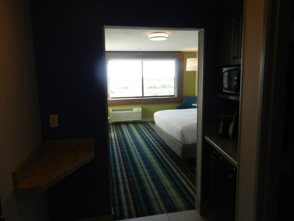 holiday inn express and suites phoenix west buckeye