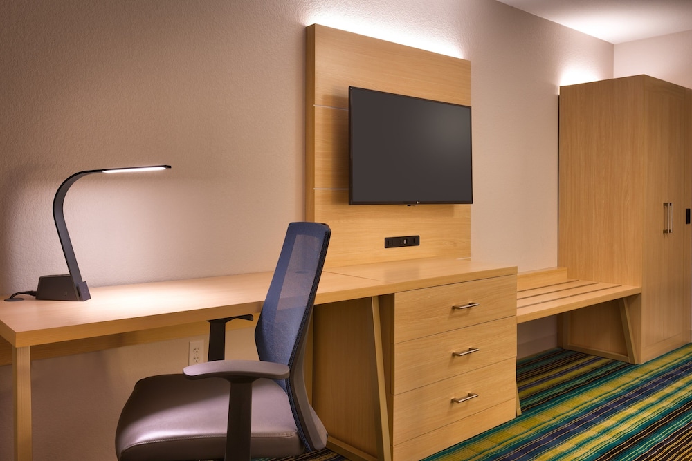 holiday inn express and suites phoenix west buckeye